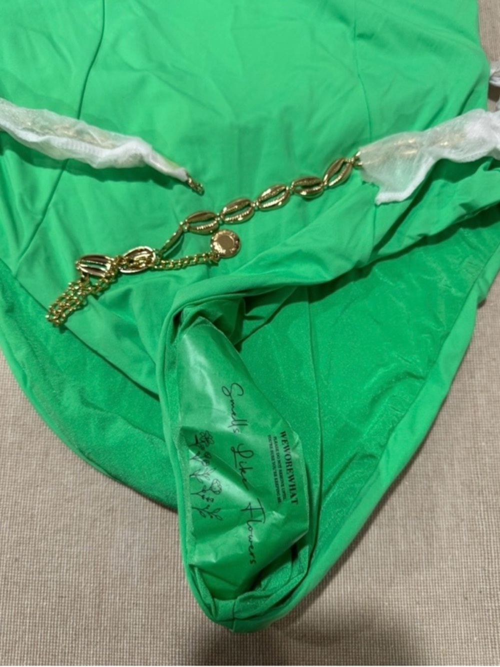 NWT WeWoreWhat Danielle Bernstein Green One-Piece with Gold Chain - Picture 4 of 6